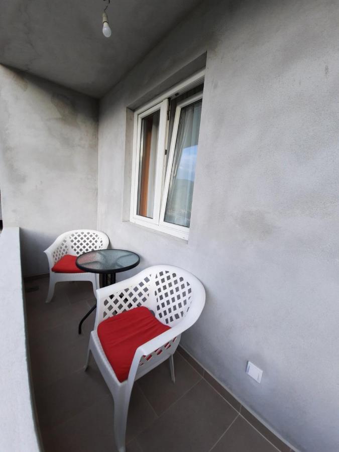 As Apartment *