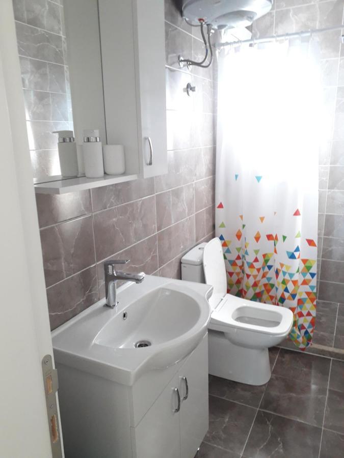 As Apartment *